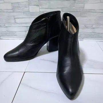 펠리코 숏부츠 천연 가죽 사이드 지퍼 와이드 힐 38