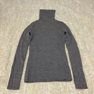 그레이 울 100% 터틀넥 S