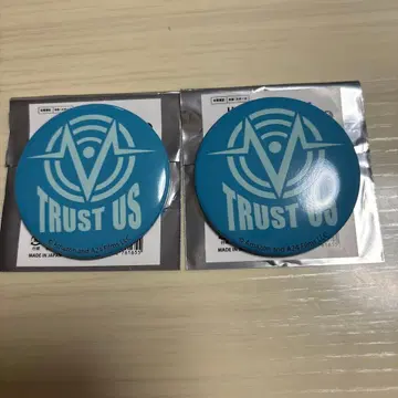 해즈빈 호텔 신주쿠 마루이 시크릿 캔뱃지 TRUST US 로고 2개