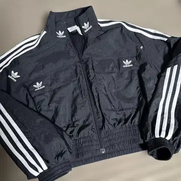 새상품급 adidas 트랙 자켓 M 사이즈 블랙