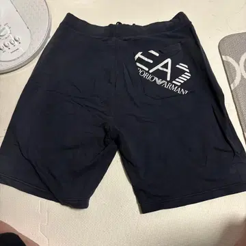 EA7 엠포리오 아르마니 네이비 숏팬츠