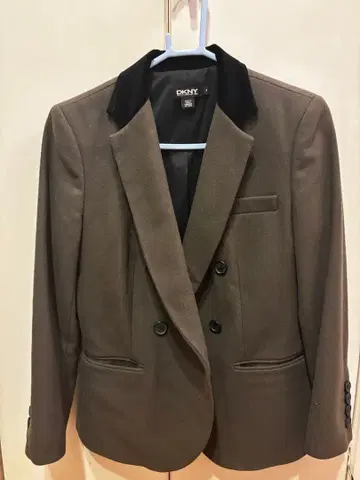 DKNY 테일러드 자켓 울 혼방 벨로아 옷깃 더블 버튼 4호 (S 상당)