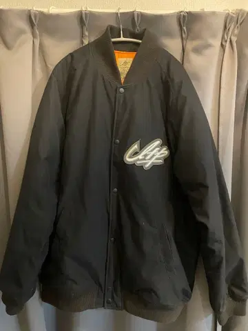 IN THE MARKET 바시티 자켓