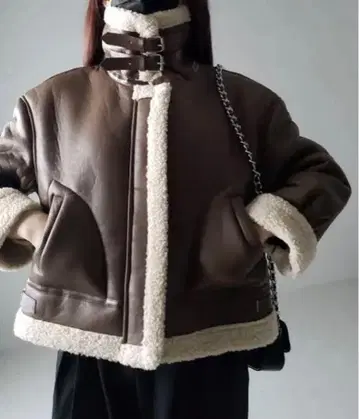 브라운 가죽 숏 무스탕 코트