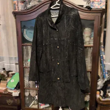 블랙 메쉬 롱 코트 돈피