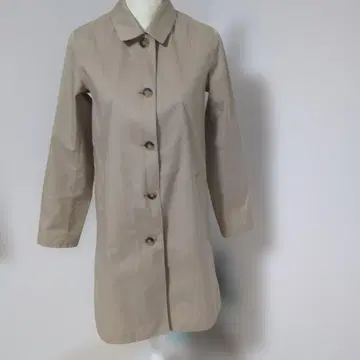 유니클로 베이지 버튼식 코트