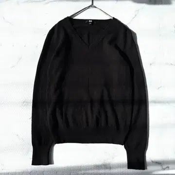 새상품급 유니클로 UNIQLO 캐시미어 100% 스웨터 블랙 L