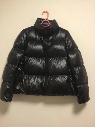 유니클로 울트라 라이트 다운 샤이니 볼륨 자켓