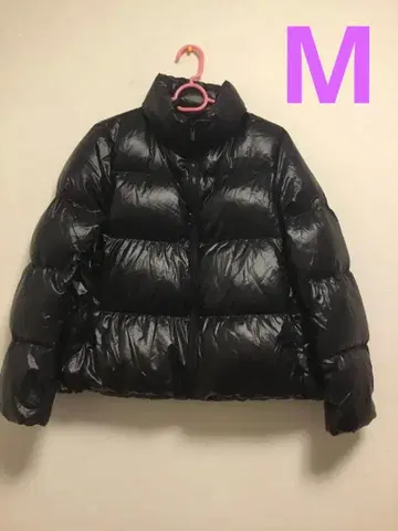 유니클로 울트라 라이트 다운 샤이니 볼륨 자켓 블랙 M