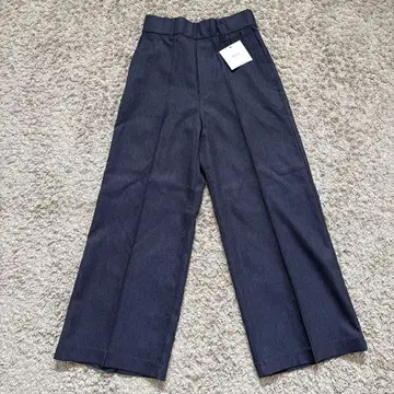 [ 새상품 미사용 ] 엘르라 M 와이드 팬츠 오토나데님 깔끔한 네이비