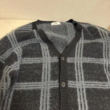 체크 무늬 가디건 그레이 계열