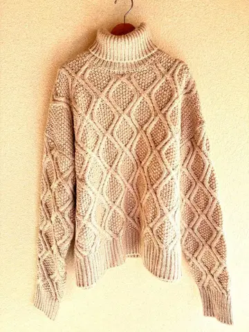 CHENEDEMAISON 베이지 다이아몬드 무늬 터틀넥 니트