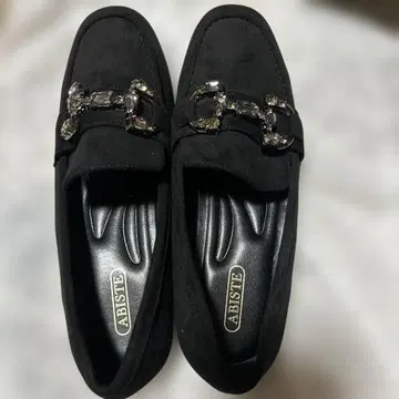 ABISTE 비쥬 장식 블랙 로퍼 38