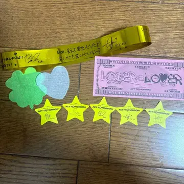 TXT ACT:TOMORROW 사이타마 벨루나 낙하물 금테 사인 포함 별