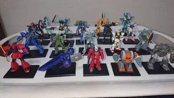 건담 컬렉션 피규어 20개