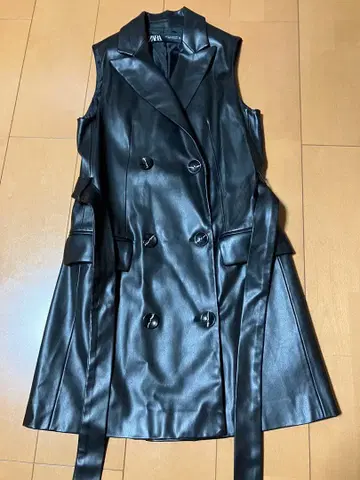 ZARA 블랙 가죽풍 롱 베스트