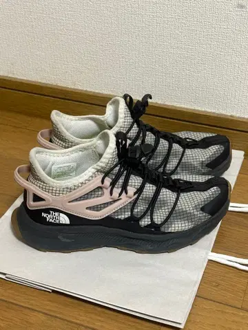 THE NORTH FACE 고어텍스 스니커즈 그레이/핑크