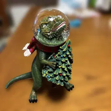 공룡 눈사람 피규어 크리스마스 트리