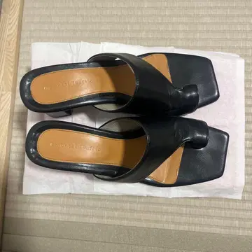 ORiental TRaffic 블랙 가죽 샌들