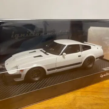 새상품 미개봉 ignition model 1/18 페어레이디 Z