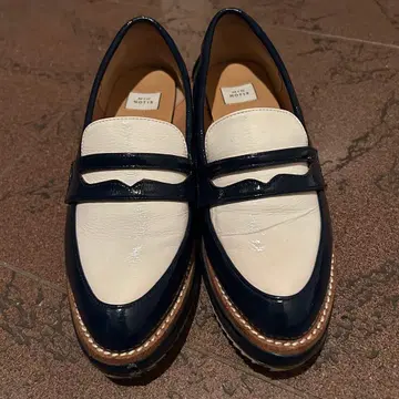 MIO NOTIS 미오노티스 네이비와 화이트 로퍼