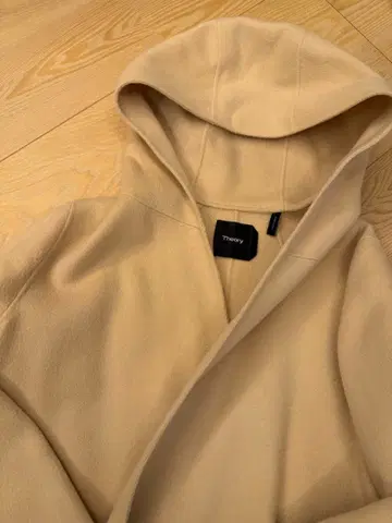 Theory 후드 부착 베이지 코트