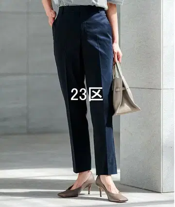 [ 새상품급 ] 23구 글로시 코튼 샴브레이 테이퍼드 팬츠