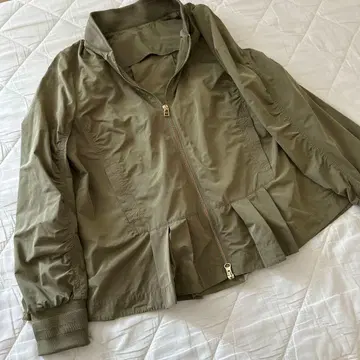 올리브 모스그린 더블 지퍼 러블리 스타일 루즈핏 M 사이즈 점퍼