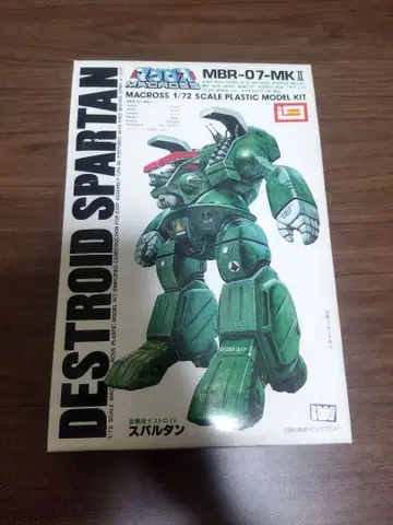 초시공 요새 마크로스 공격용 디스트로이드 스파르탄 1/72