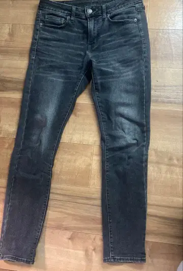 AMERICAN EAGLE 다크 그레이 스키니 데님
