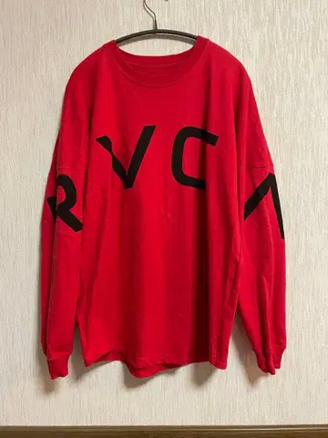 RVCA 루카 빅 실루엣 두꺼운 원단 롱T 빅 로고 S 사이즈