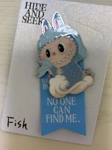 HIDE AND SEEK Fish 핀 배지 싱가포르 한정판