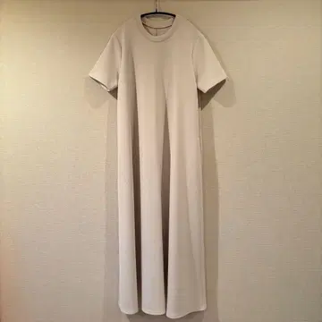 STUNNING LURE 종이상자 T 드레스