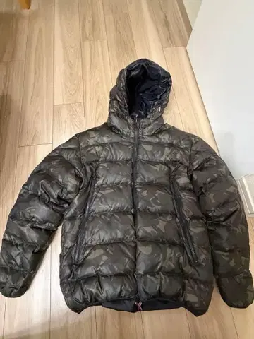 BEAMS LIGHTS 카모 패턴 리버서블 다운 자켓