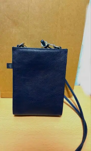 L.E.D.BITES 숄더백