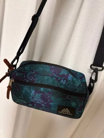 GREGORY 숄더백 M 사이즈 꽃무늬