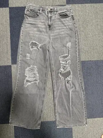 그레이 데미지 와이드 레그 데님