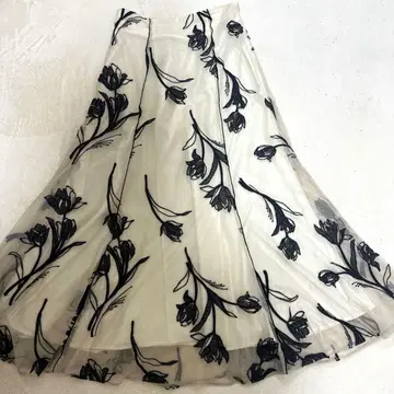 플레어 스커트 꽃무늬 자수
