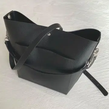 [ 새상품급 ] Hayni 헤이 니 숄더백 블랙 가죽 느낌 포멀 출퇴근