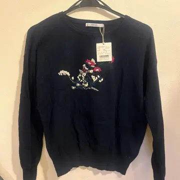 PARICI 꽃무늬 자수 스웨터 bulle de savon 계열