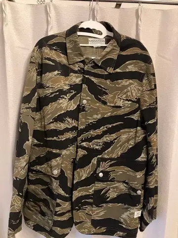 SASSAFRAS 카모 패턴 자켓