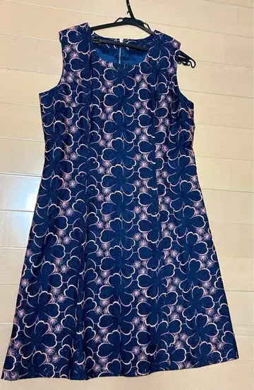 고급 민소매 원피스 네이비 x 핑크 꽃무늬 뒷지퍼