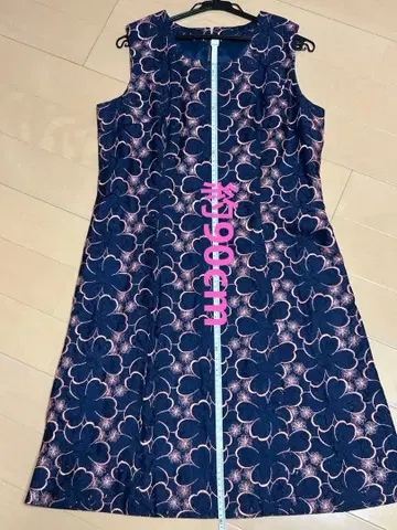 민소매 원피스 네이비 x 핑크 꽃무늬 뒤 지퍼 파티나 2차 모임에도