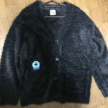 [ M 사이즈 ] 퍼펫 스 GU 가디건