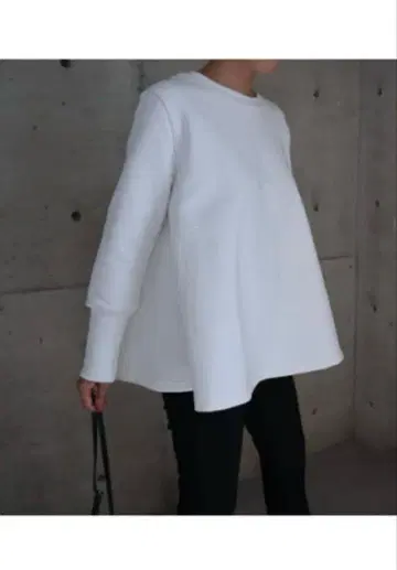 eLLa selectshop 에라 맨투맨