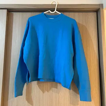 COS 선명한 블루 니트 풀오버