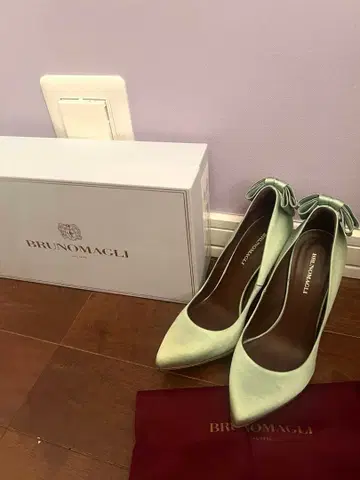 브루노말리 새틴 리본 펌프스 36.5 새상품급 박스 포함 민트 그린