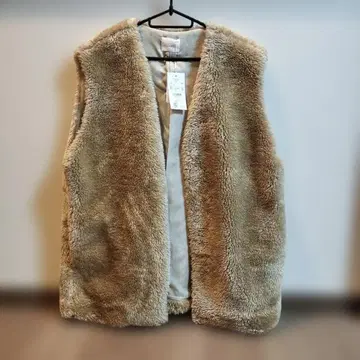 [ 미사용 새상품 ] 로리즈팜 퍼 베스트