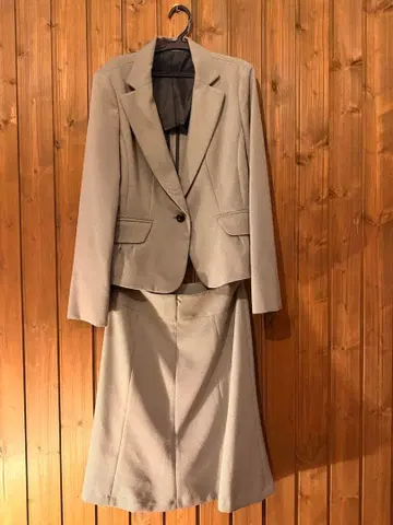 그레이 스커트 수트 싱글 버튼