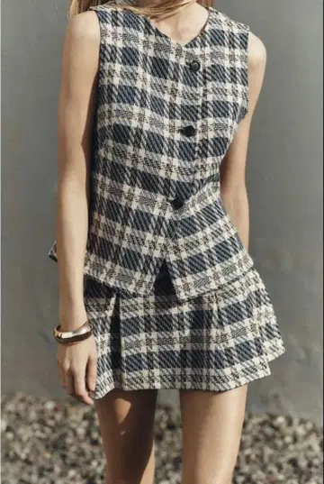 ZARA 체크 무늬 텍스처 원단 베스트